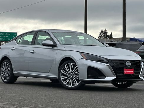 New 2025 Nissan Altima 2.5 SL image 1
