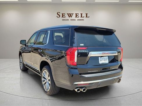 Used 2022 GMC Yukon Denali w/ Denali Premium Package AWD/4WD image 2