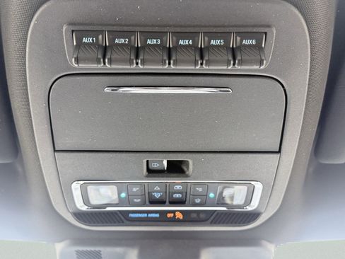 Used 2025 Ford F450 Platinum w/ FX4 Off-Road Package image 74