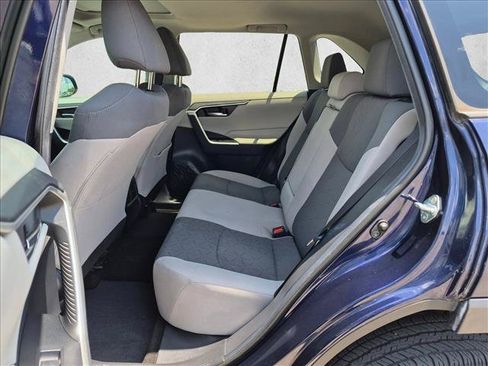 Used 2019 Toyota RAV4 XLE FWD image 18