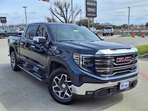 Used 2023 GMC Sierra 1500 SLT image 1