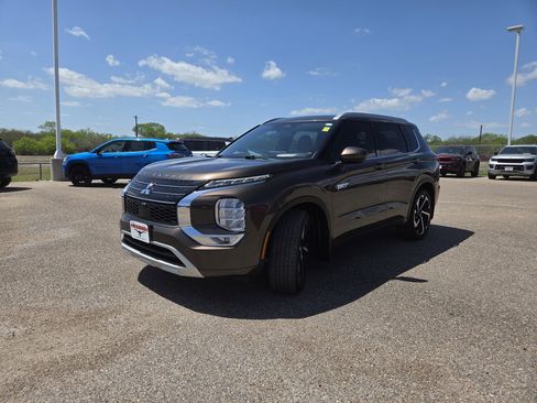 Used 2024 Mitsubishi Outlander SEL Black Edition AWD/4WD image 3