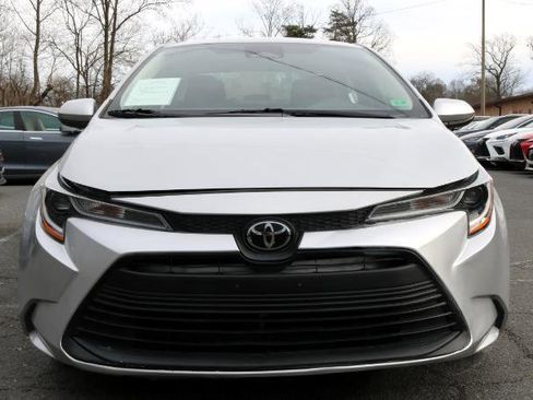 Used 2023 Toyota Corolla LE image 2