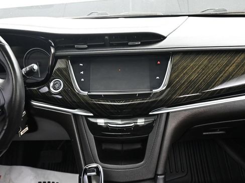 Used 2022 Cadillac XT6 Premium Luxury w/ Technology Package FWD image 23