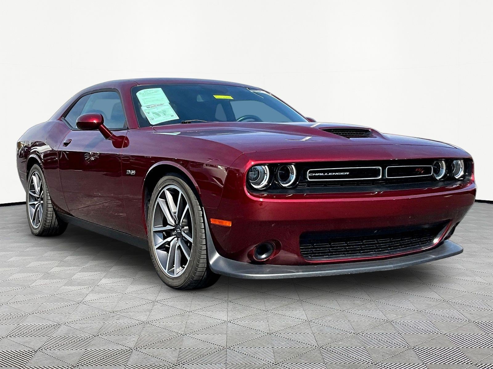 Used 2023 Dodge Challenger R/T RWD image 3