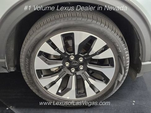 Used 2025 Ford Explorer Platinum w/ LUX Leather Package AWD/4WD image 9