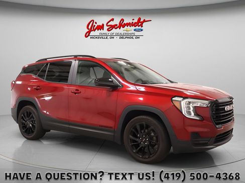Used 2023 GMC Terrain SLE w/ Driver Convenience Package FWD image 1