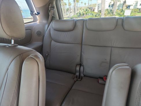 Used 2004 Toyota Sienna XLE image 7