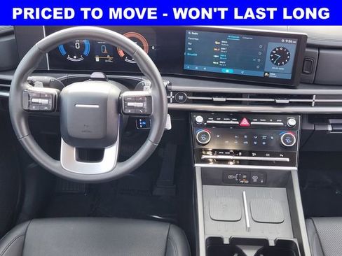 Used 2025 Hyundai Santa Fe SEL FWD image 27