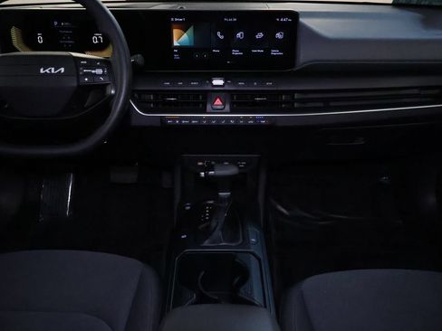 Used 2025 Kia K4 FWD image 16