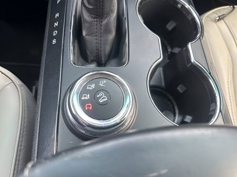 Used 2018 Ford Explorer Platinum image 24