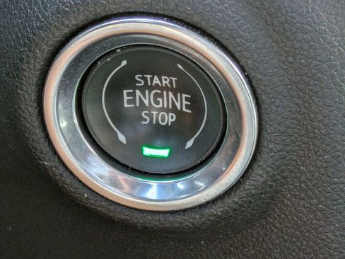 Used 2020 GMC Sierra 1500 SLT image 30