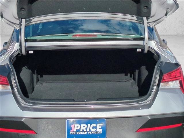 Used 2026 Hyundai Elantra Hybrid FWD image 6