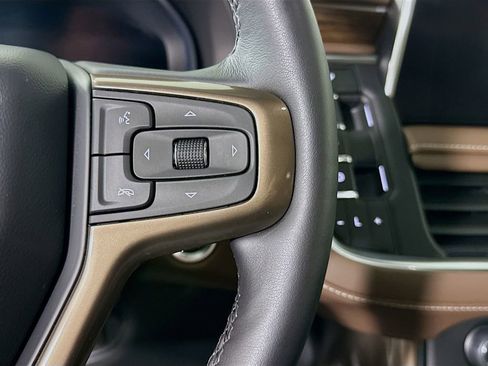 Used 2024 Chevrolet Suburban High Country w/ Advanced Technology Package image 22