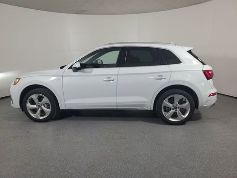 Certified 2025 Audi Q5 2.0T Premium Plus image 30