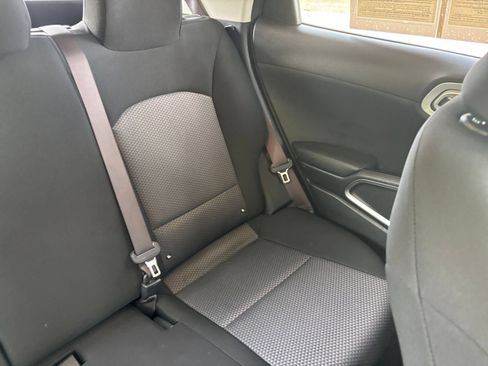 Used 2025 Kia Soul LX w/ LX Technology Package FWD image 37