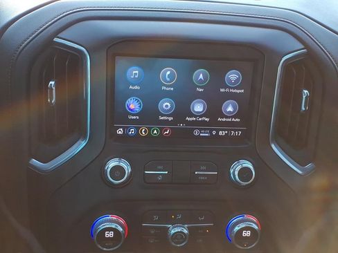 Used 2022 GMC Sierra 2500 AT4 w/ AT4 Premium Plus Package AWD/4WD image 17