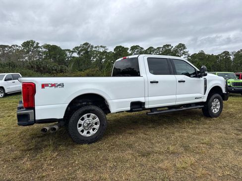 Used 2023 Ford F350 XLT w/ FX4 Off-Road Package image 3