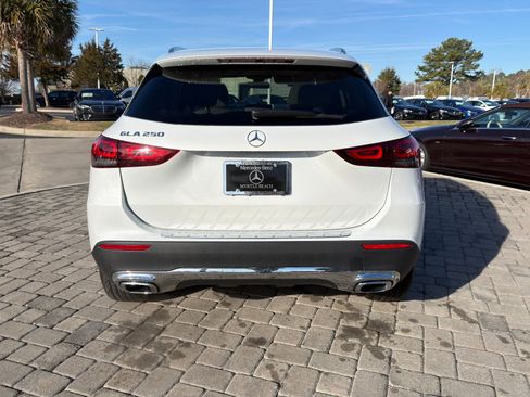 Certified 2022 Mercedes-Benz GLA 250 image 9