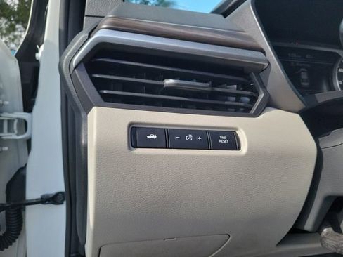 Used 2023 Nissan Altima 2.5 SV FWD image 13