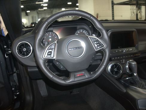 Used 2016 Chevrolet Camaro SS RWD image 36