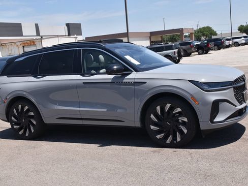 New 2026 Lincoln Nautilus Black Label w/ Jet Appearance Package AWD/4WD image 4