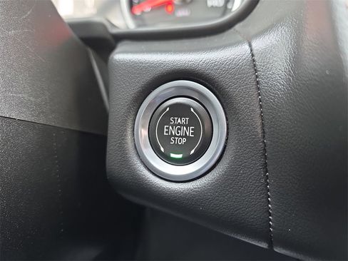 Certified 2021 Chevrolet Suburban High Country image 17