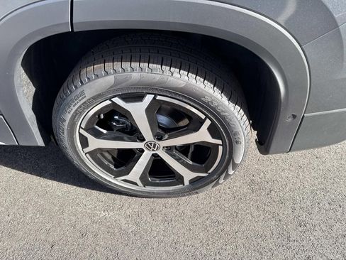 New 2025 Volkswagen Tiguan SE image 5