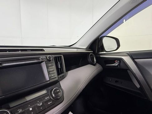 Used 2014 Toyota RAV4 XLE image 20
