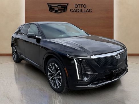 Certified 2024 Cadillac Lyriq Sport image 7