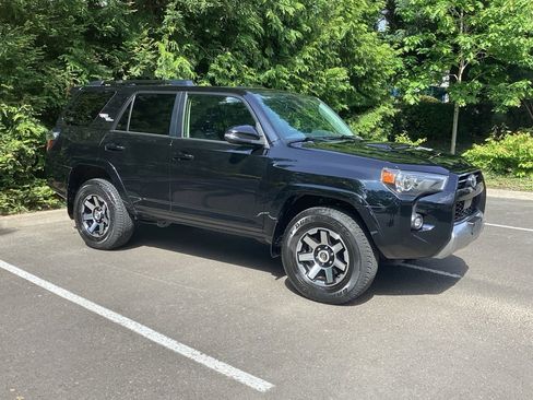 Used 2023 Toyota 4Runner TRD Off-Road Premium w/ Moonroof Package AWD/4WD image 8