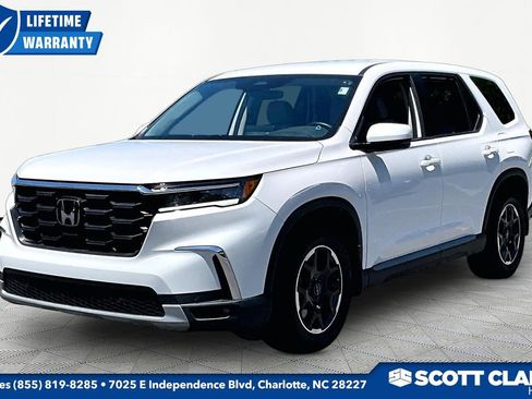 Used 2025 Honda Pilot EX-L image 3