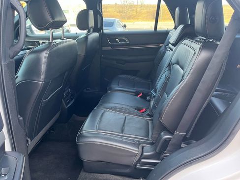 Used 2017 Ford Explorer Platinum image 22