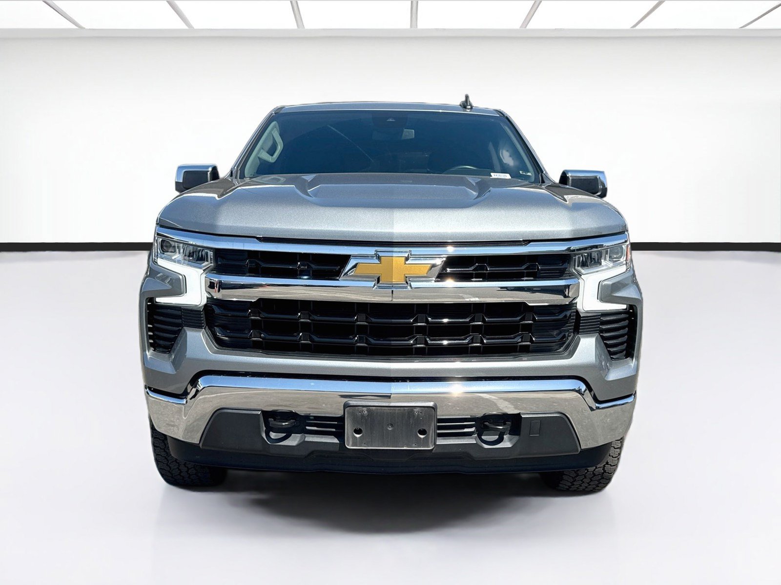 Used 2023 Chevrolet Silverado 1500 LT AWD/4WD image 2
