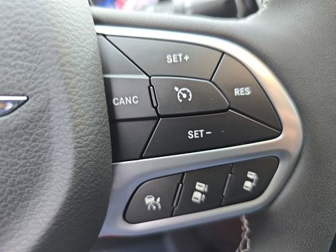 New 2026 Chrysler Pacifica Select FWD image 19