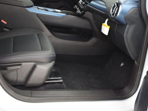 New 2025 Chevrolet Equinox EV LT FWD image 21