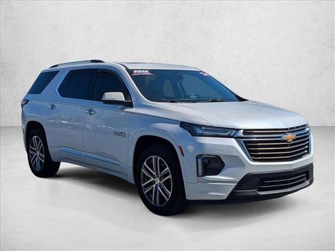 Used 2024 Chevrolet Traverse High Country FWD image 3