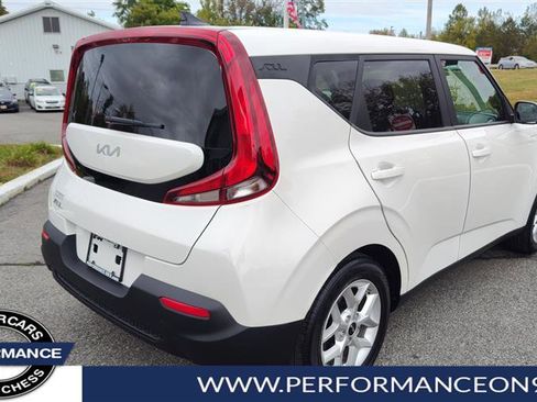 Used 2022 Kia Soul LX w/ Technology Package image 3