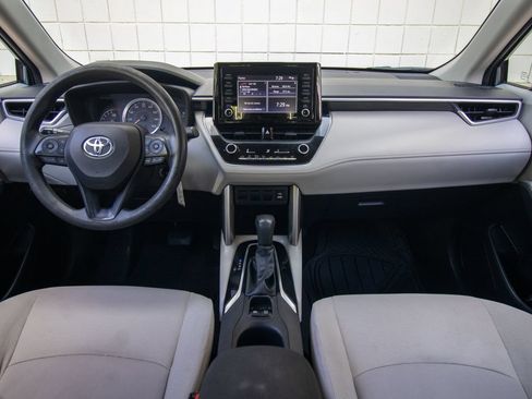 Used 2022 Toyota Corolla Cross L FWD image 34