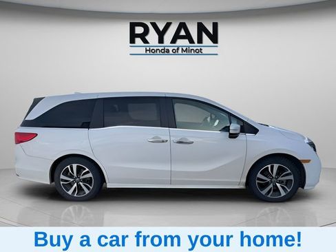 Used 2024 Honda Odyssey Touring image 3