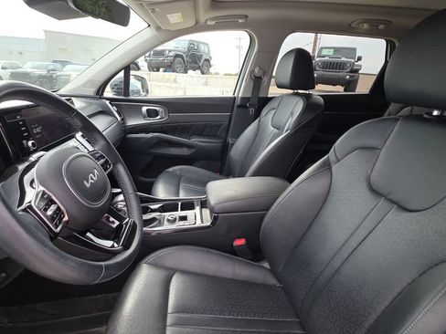 Used 2023 Kia Sorento SX AWD/4WD image 11