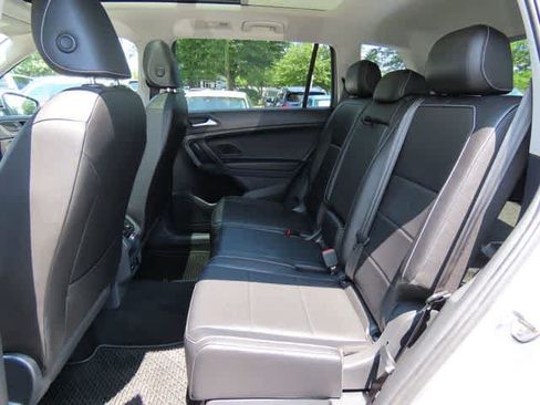Used 2021 Volkswagen Tiguan SEL AWD/4WD image 13