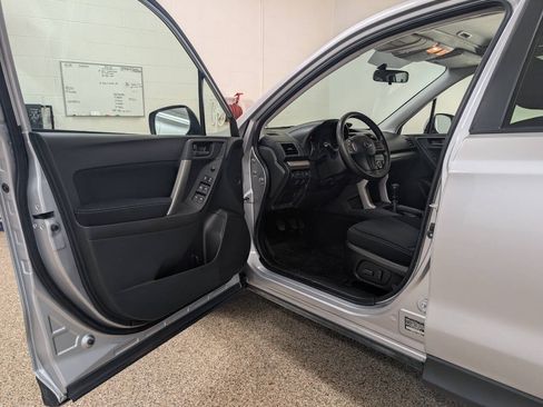 Used 2015 Subaru Forester 2.5i Premium AWD/4WD image 6