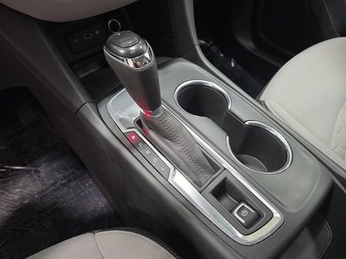 Used 2020 Chevrolet Equinox LS FWD image 25