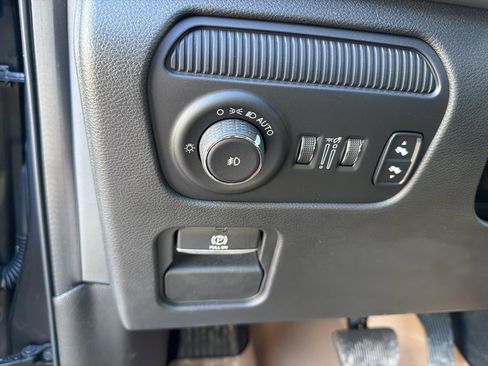 Used 2022 Jeep Wagoneer Series II w/ Premium Group I image 6