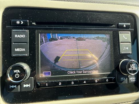 Used 2022 Honda HR-V LX image 14