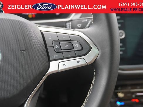 Used 2024 Volkswagen Tiguan SE image 23