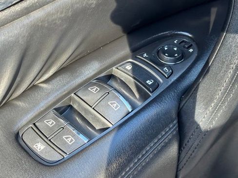 Used 2022 Nissan Armada SL w/ Captain's Chairs Package image 15