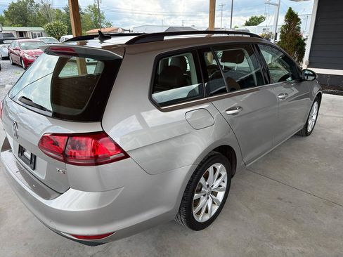 Used 2017 Volkswagen Golf SEL FWD image 5