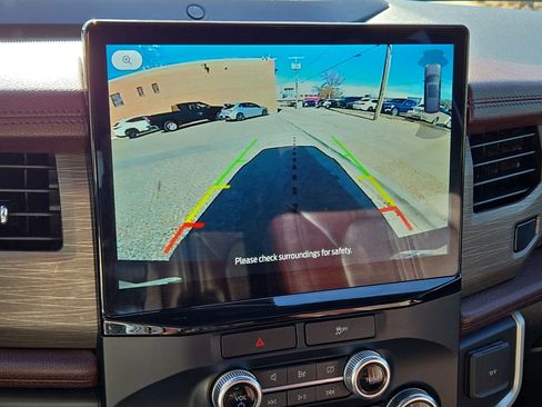 Used 2022 Ford Expedition Limited image 18